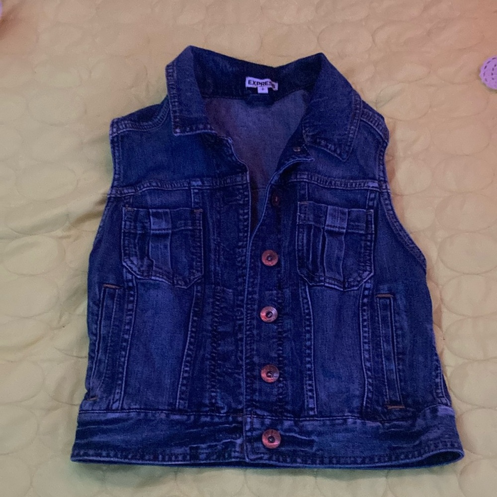 COPY - Sleeveless denim jacket